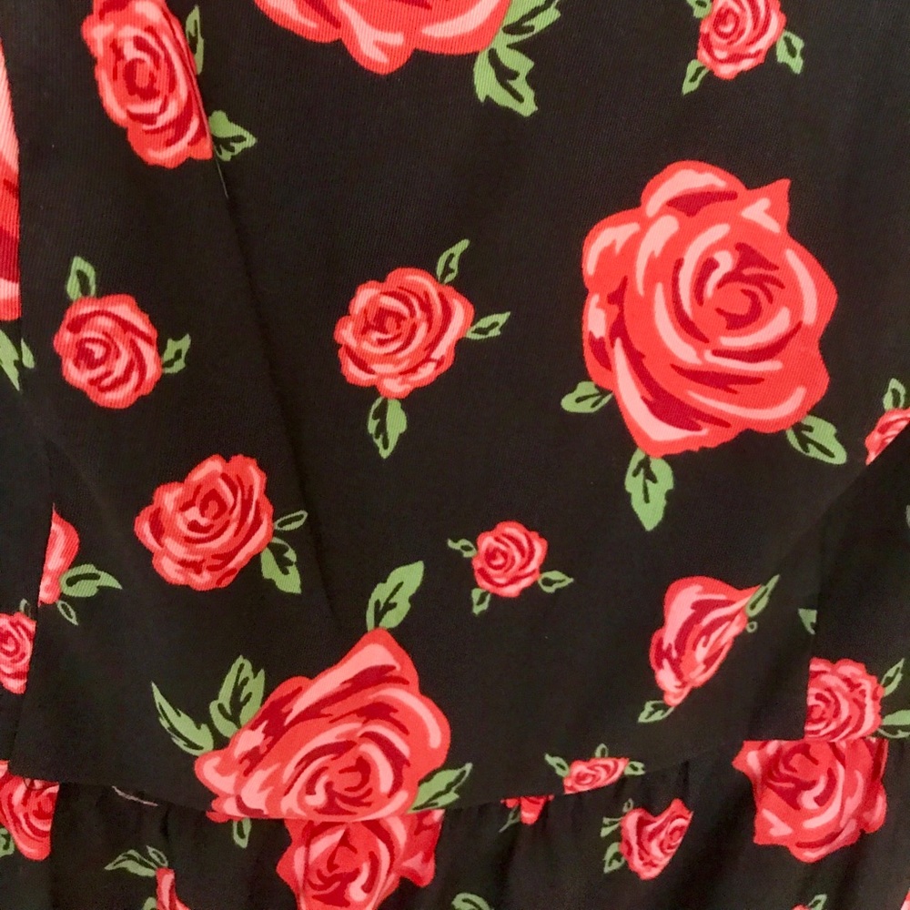 BLACK KNEE LENGTH ROSE PRINT DRESS - Picture 2 of 4
